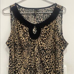 Susan Lawrence Woman Leopard Print sleeveless Keyhole Top 1X